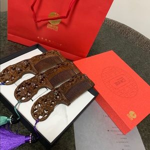 Chinese Hand Carved combs, art collection.brand new